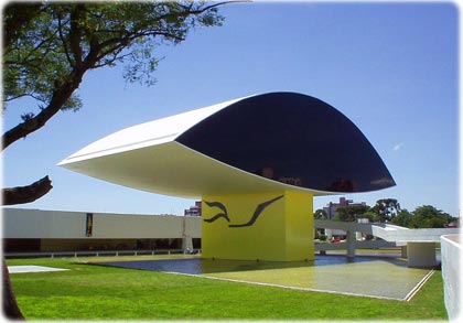 Artes em destaque - Museu Oscar Niemeyer