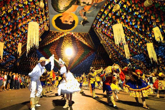 São João em Campina Grande movimenta pessoas em todas as atrações, principalmente nas tradicionais quadrilhas juninas. (foto: divulgação)
